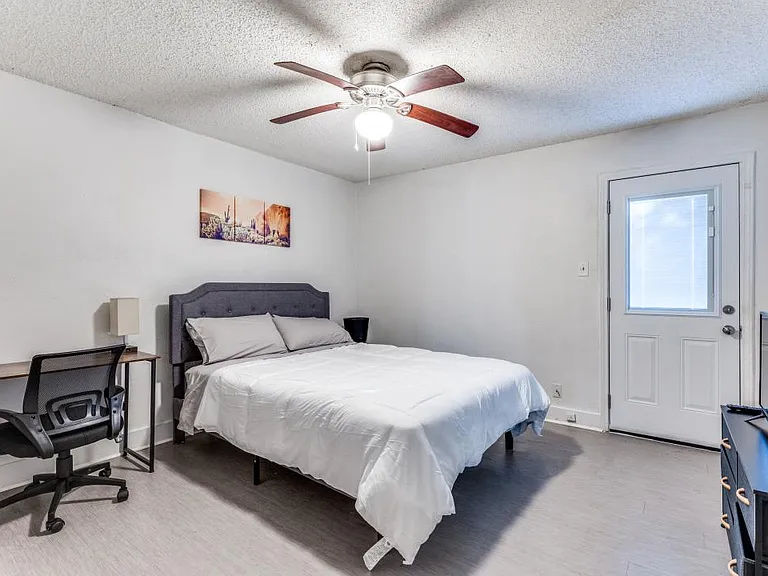 6761 Trail Lake Dr — Photo 2