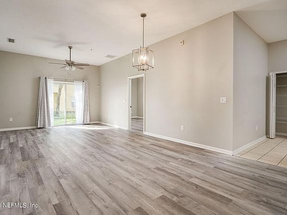 3rd image of 7064 Deer Lodge Cir #1-104