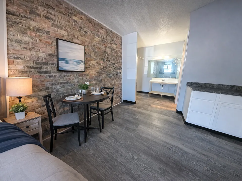 401 N East Ave #7