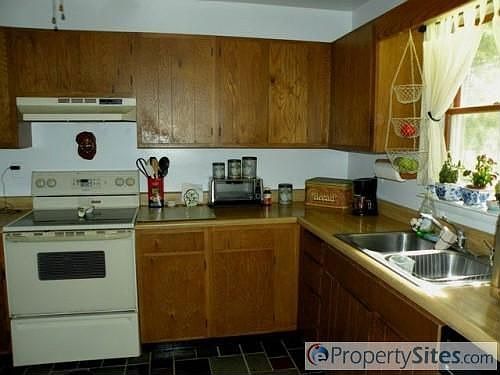 5th image of 311 Larch Pl
