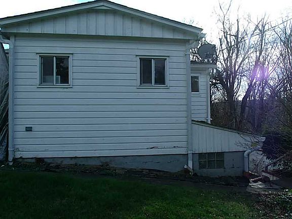 2nd image of 5886-5888 Lee St