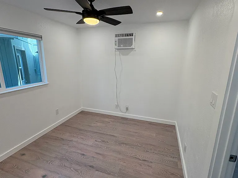 1038 Winnemucca Ave #1 — Photo 3