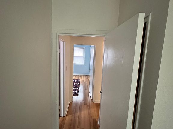 2nd image of 2630 W Farragut Ave APT 2N
