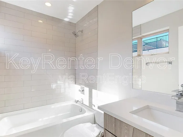 1930 N Grove St #3 — Photo 15