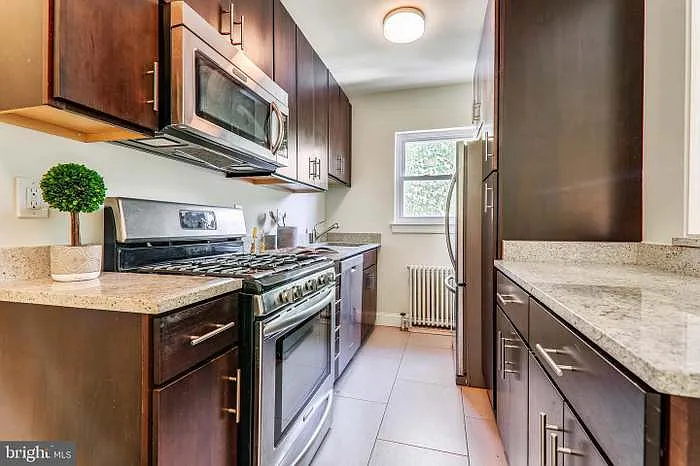 1 bed, 675 sqft, $2,100 — Photo 2