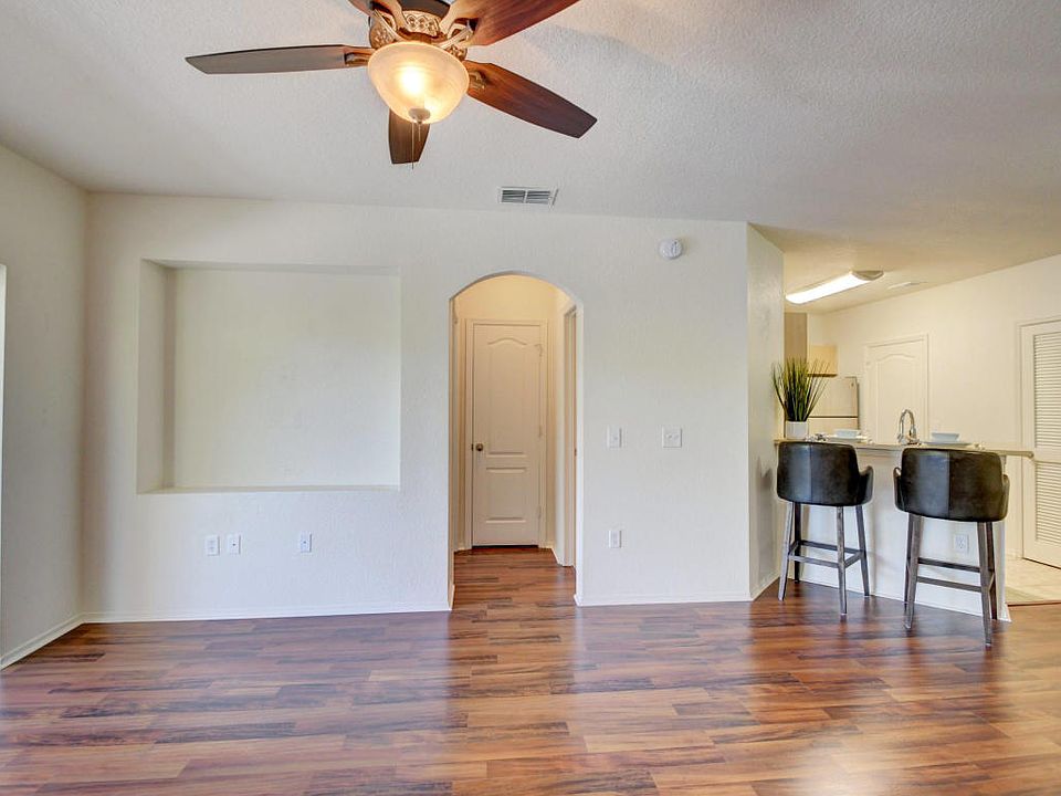 1st image of 1504 Belmont Pl