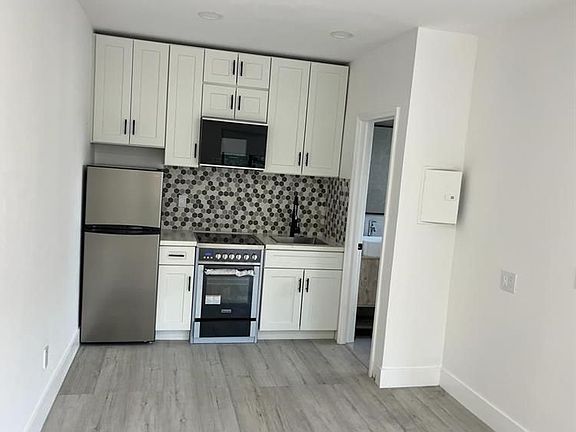 2nd image of 7128 Indian Creek Dr APT 4