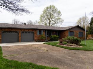 200 Walton Dr, Glen Carbon, IL