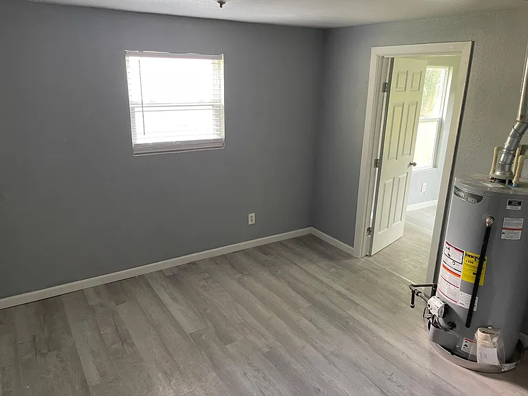 1734 Doris Ave — Photo 7