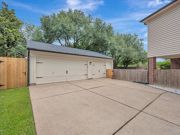 3rd image of 14803 Grand Nugget Ct