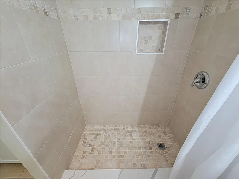 25723 Glen Loch Dr — Photo 20