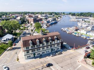 532 Dyckman Ave, South Haven, MI 49090