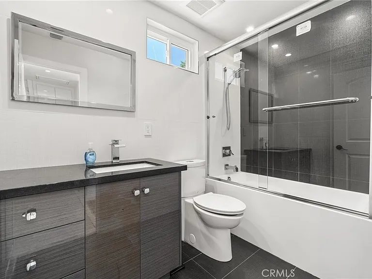 4630 Cedros Ave — Photo 39