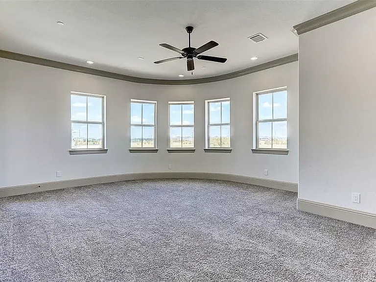 126 Stadium Dr — Photo 6