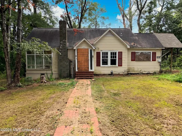 407 Alta Woods Blvd, Jackson, MS 39204