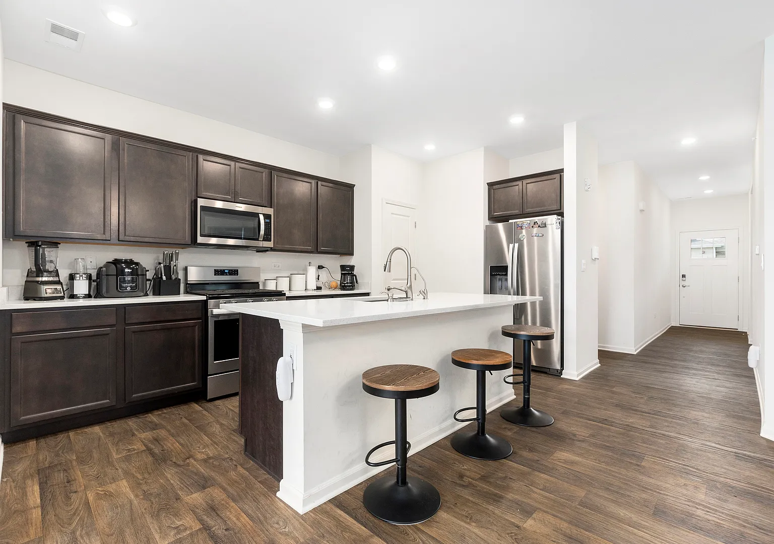 3 bed, 1413 sqft, $2,900 — Photo 2