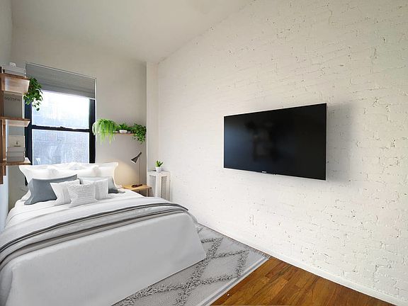 4th image of 113 W 82nd St #3FF