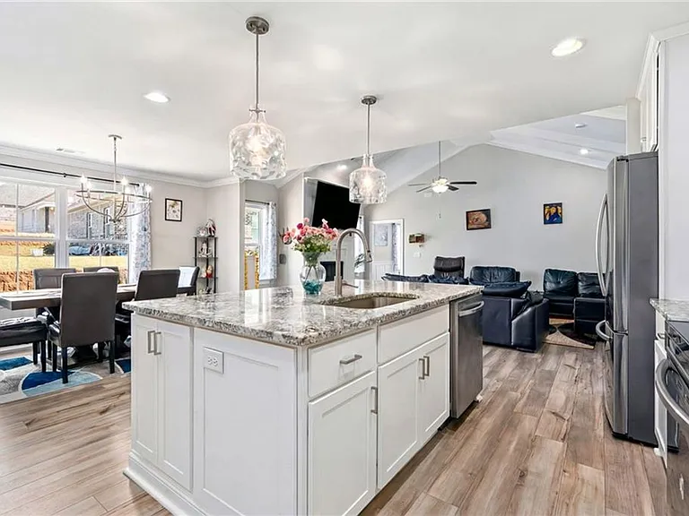 1817 Armistead Ln — Photo 12