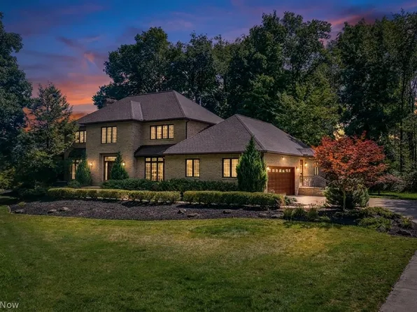 2378 Red Coach Ln, Hudson, OH 44236