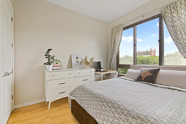 Rented by Compass | media 9