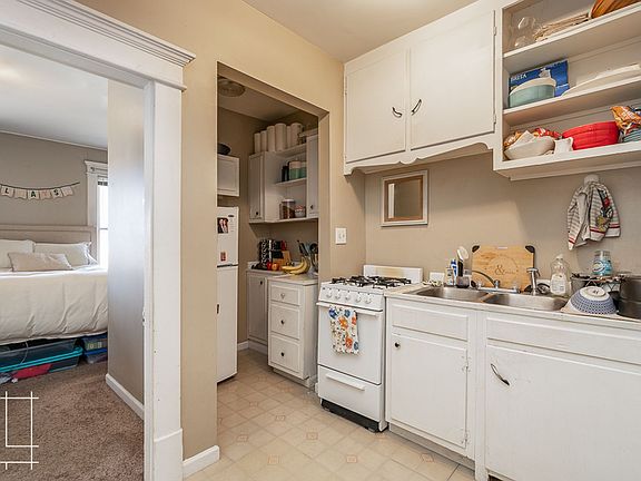 4th image of 426 King Ave #201