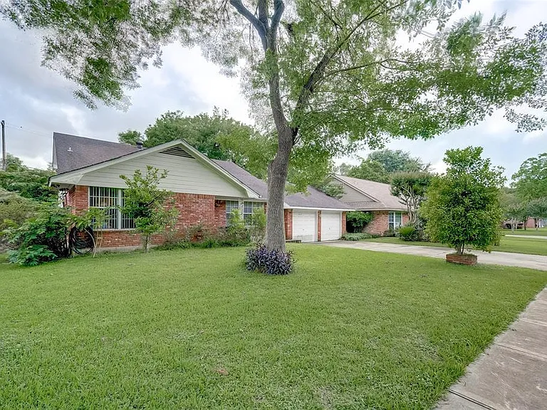 5917 Jason St — Photo 1