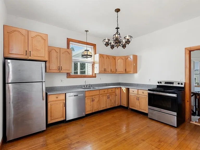79 Prospect St #2 — Photo 12