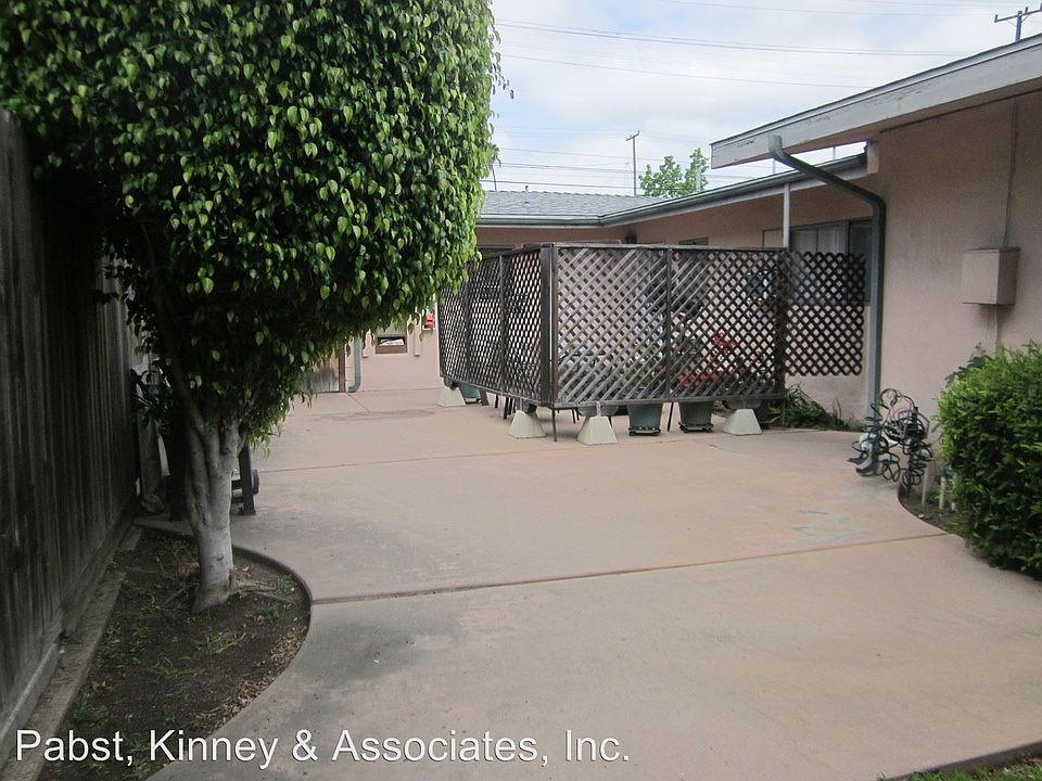 2nd image of 920 Newport Ave #3