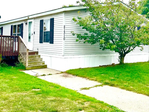 21310 Boquet Dr, Macomb, MI 48044