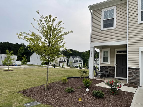 3rd image of 5851 Woodlawn Dr