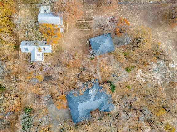 3rd image of 2780 Pear Orchard Rd