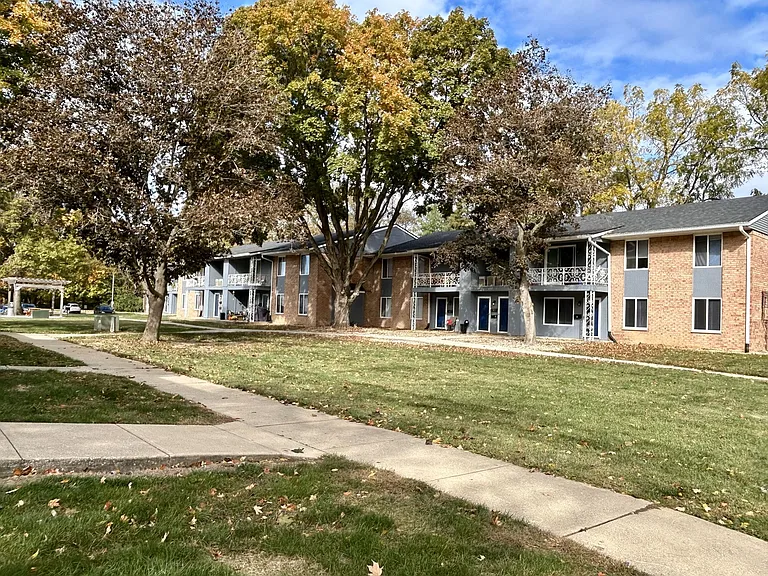 Hillcrest Apartments — Photo 17