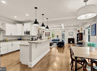 1921 N George Mason Dr, Arlington, VA 22207