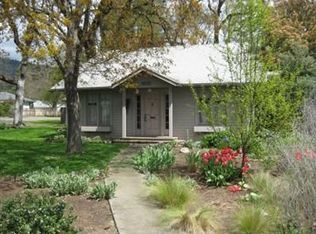 1345 NW Lawnridge Ave, Grants Pass, OR 97526