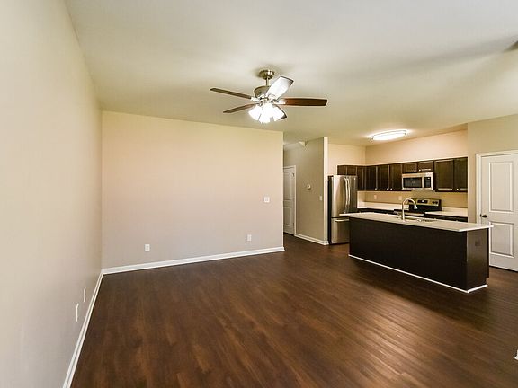 4th image of 104 Belmont Park Dr