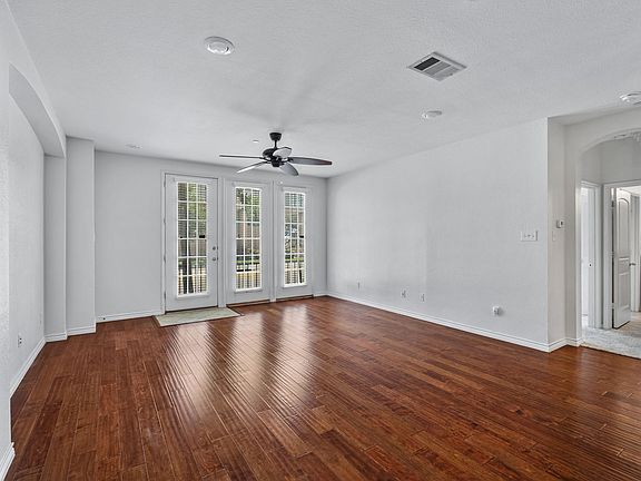 5th image of 950 Henderson St APT 1104