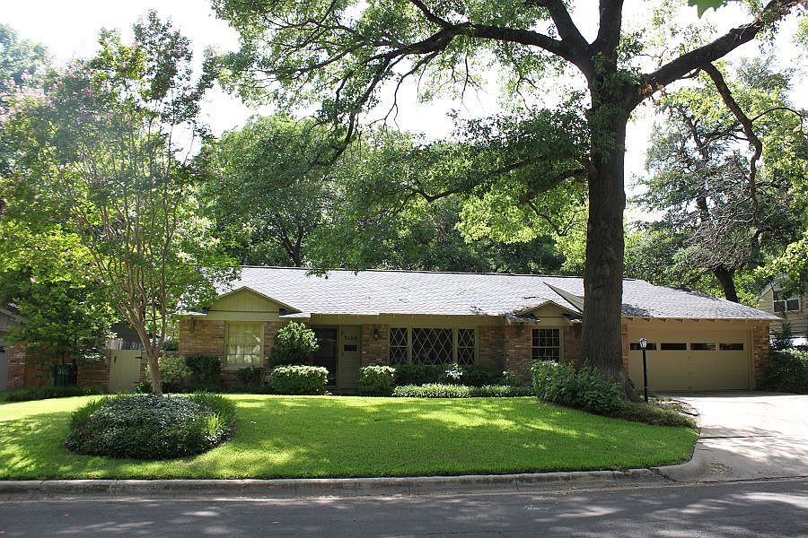 Curbside view