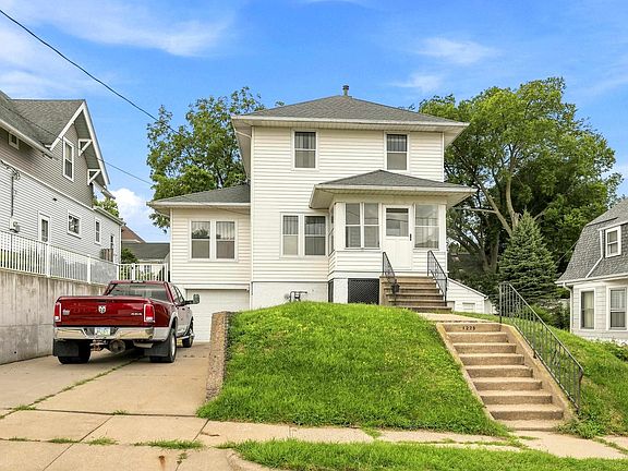 2nd image of 1225 Glen Oak St