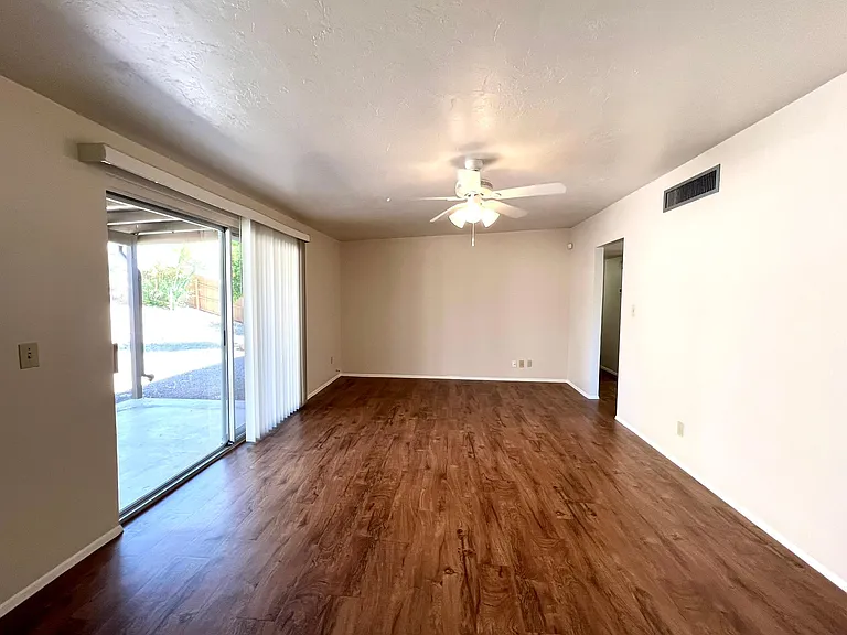 8655 E 24th Cir — Photo 12