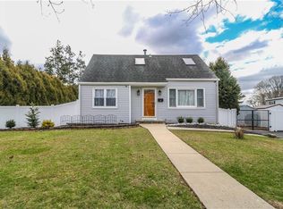 17 Douglas Rd, East Brunswick, NJ 08816