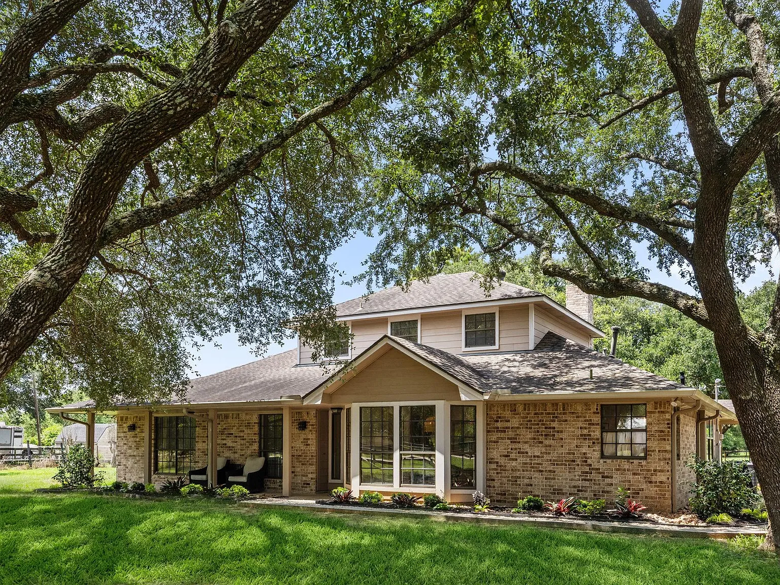 4 bed, 2.5 bath, 2162 sqft, $4,500 — Photo 3