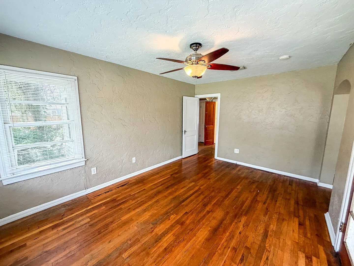 1824 NW 5th Ave - Pet Friendly! — Photo 3