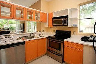 4th image of 3115 Mary St #B