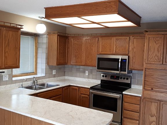 2nd image of 152C Avenue 6715
