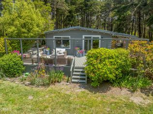 16541 Powers Ln, Fort Bragg, CA 95437