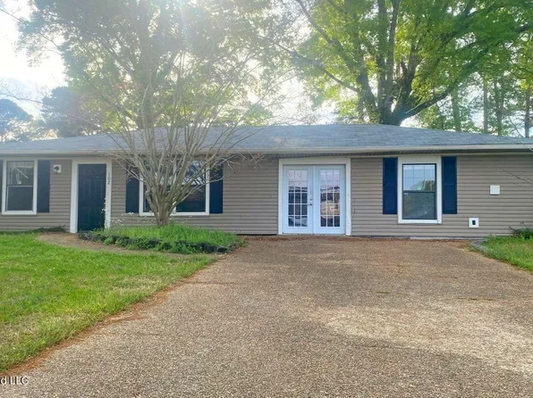 102 Channel Ln, Madison, MS 39110