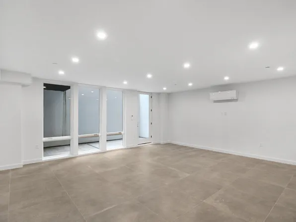 87 Carlton Avenue image 19 of 21