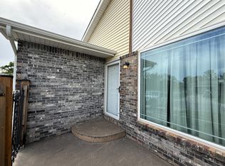 8702 E Longlake Cir, Wichita, KS 67207
