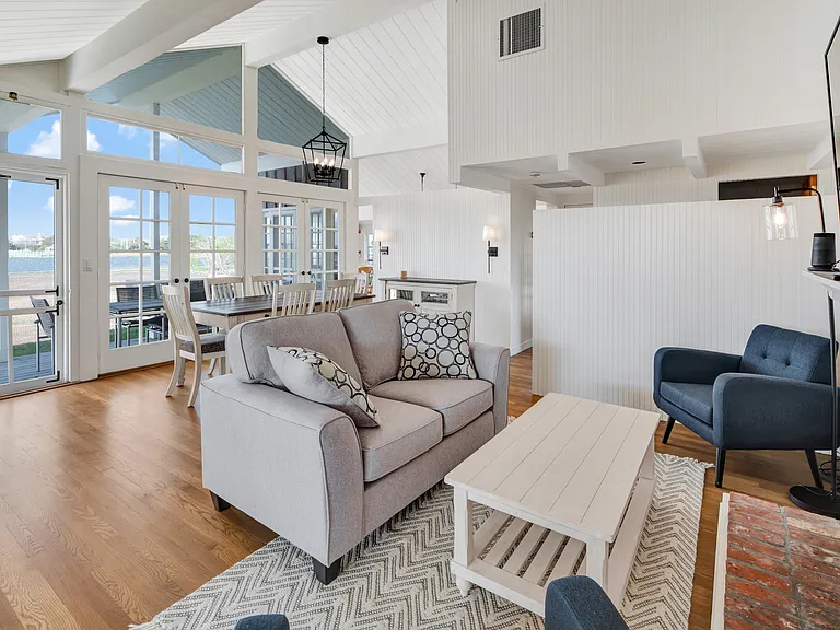 1 Waters Edge Dr — Photo 7