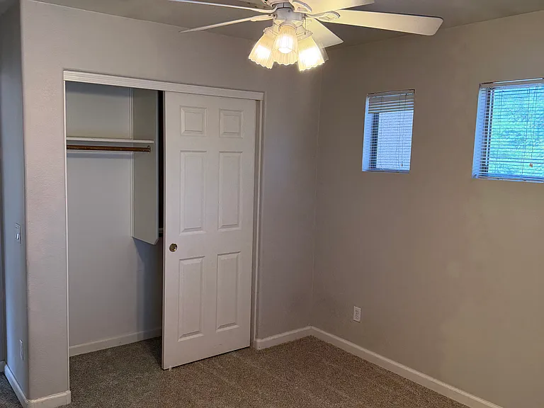 2813 E Runaway Bay Pl — Photo 12